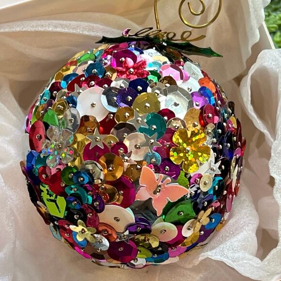 Sequin Push Pin Ball Christmas Ornament
Multicolor Colorful Butterflies Flowers - Picture 1 of 12